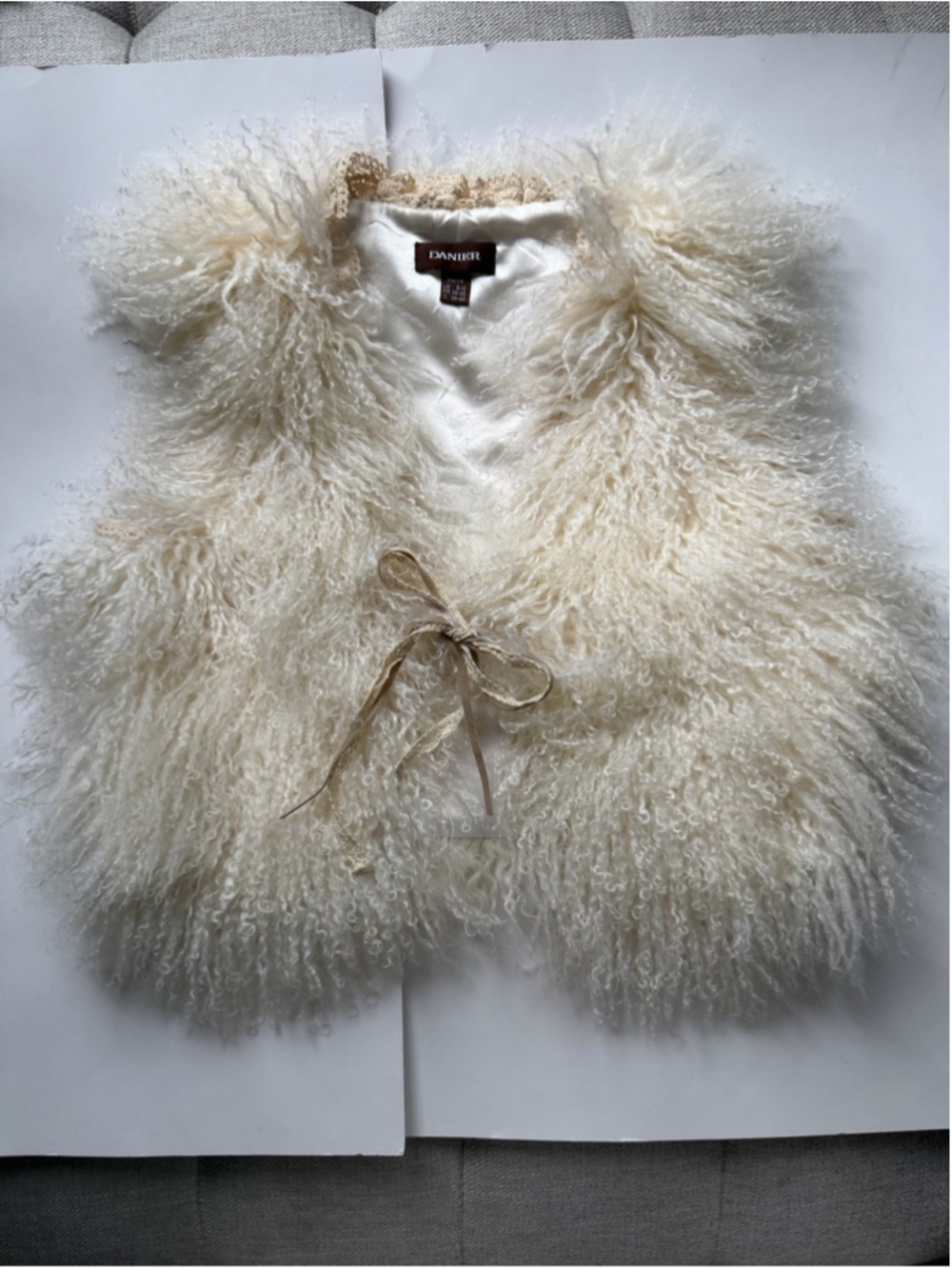 Danier Fur Mongolian lamb 100% authentic vest Ivory Real Shearling Curly - Picture 3 of 12